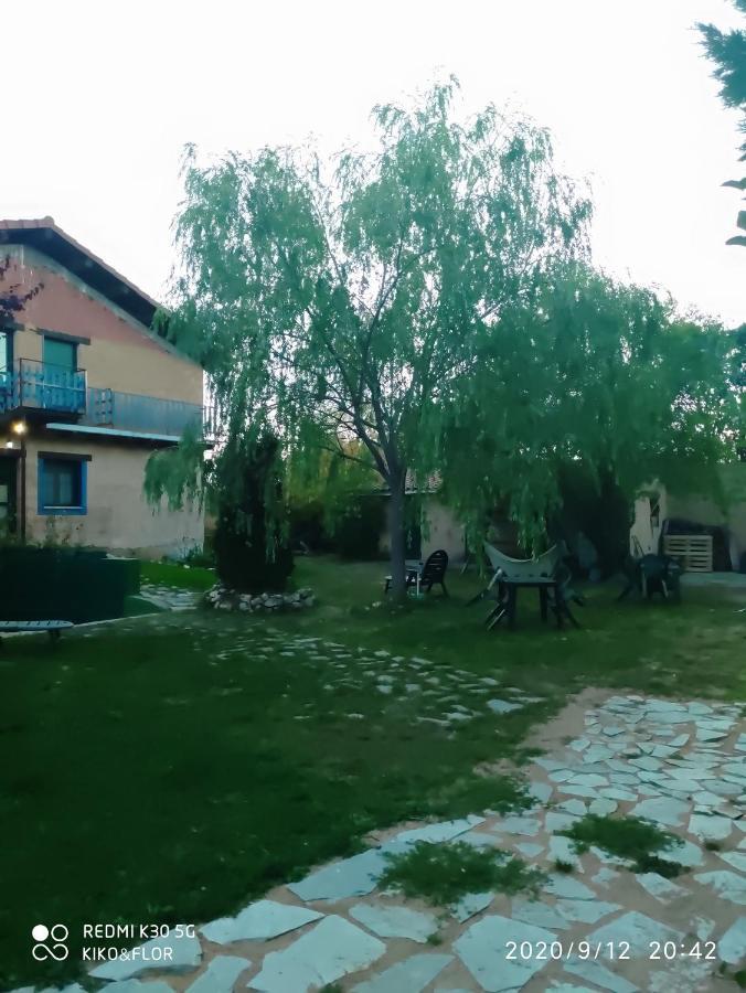 Hosteria Casa Flor Murias de Rechivaldo المظهر الخارجي الصورة